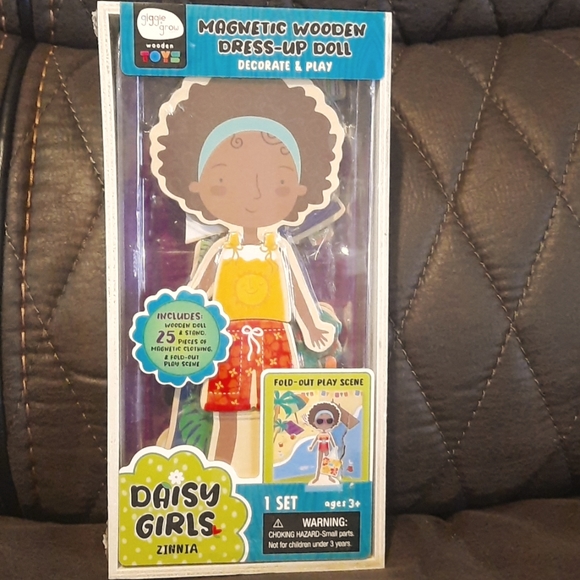 giggle+grow magnetic doll - Picture 1 of 4